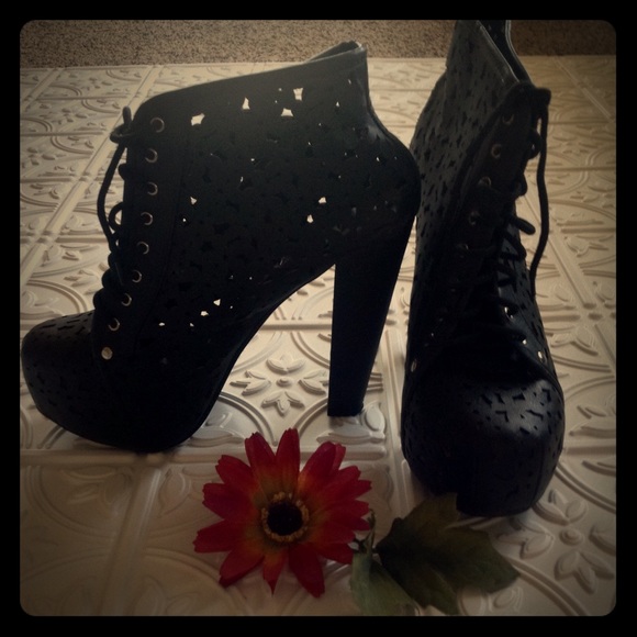 Black cut out print platform bootie - Picture 2 of 4